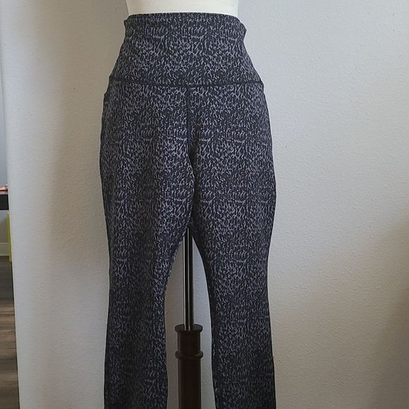 ALL IN MOTION WOMAN'S LEGGINGS - Picture 1 of 11